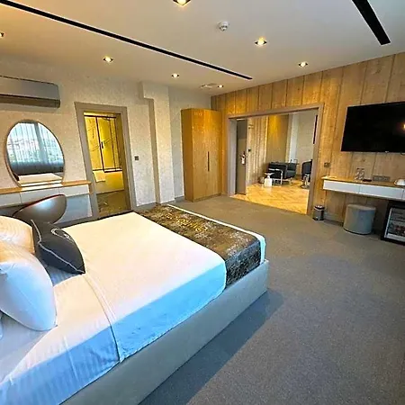 Mateo Hotel