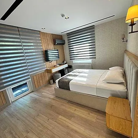Mateo Hotel 5*